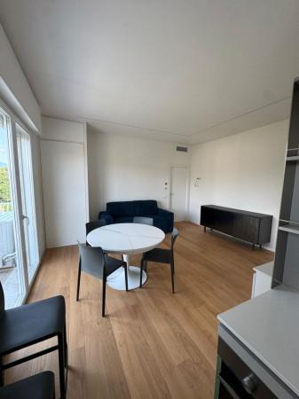 appartamento in vendita a Massa in zona Marina dei Ronchi