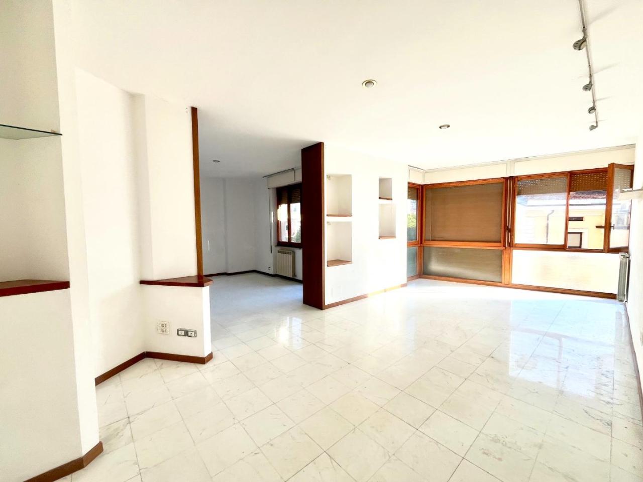 appartamento in vendita a Massa in zona Centro Storico