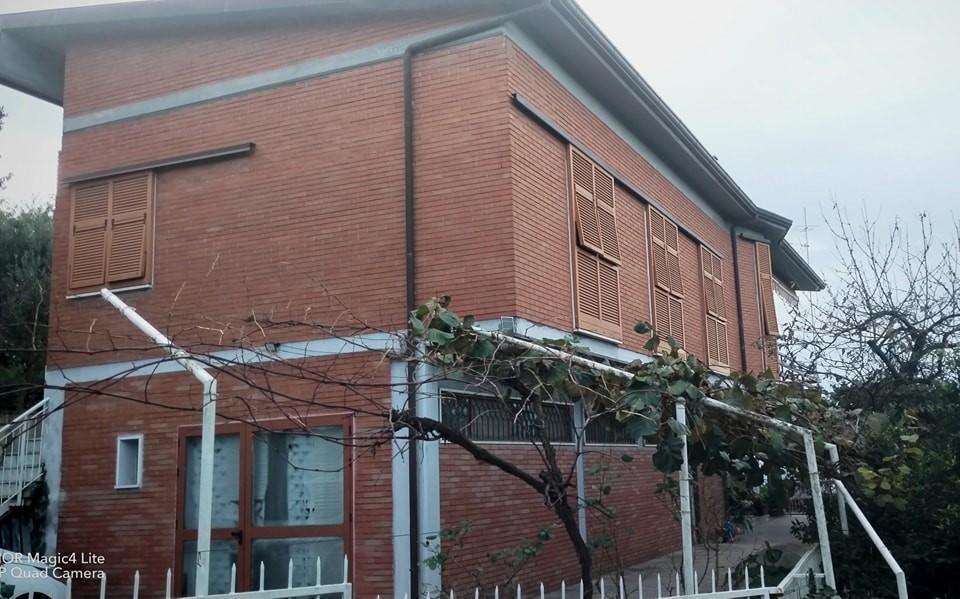 casa indipendente in vendita a Massa