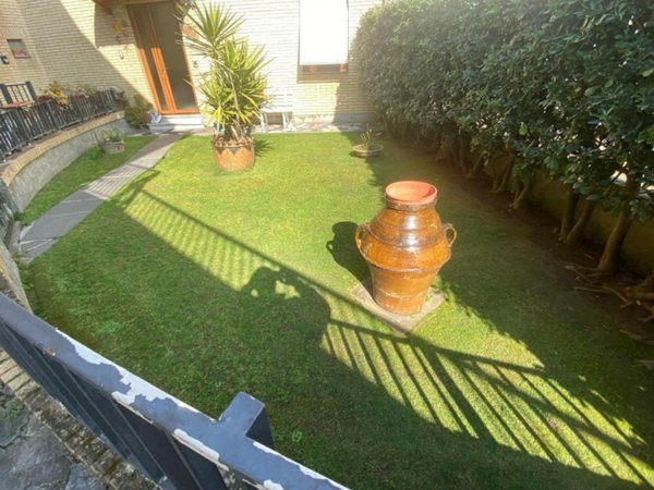 casa indipendente in vendita a Massa