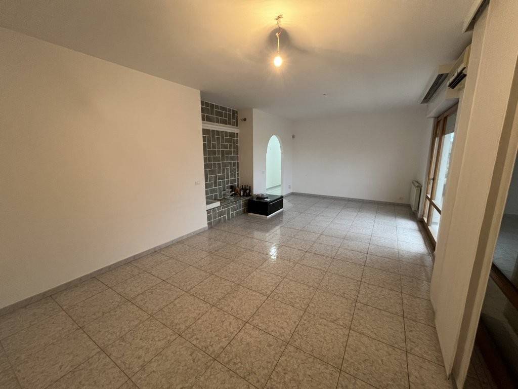 appartamento in vendita a Massa in zona Marina di Massa