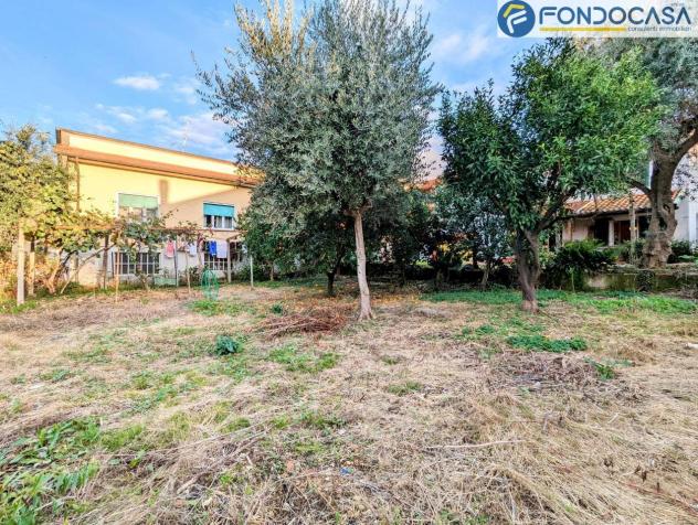 casa indipendente in vendita a Massa