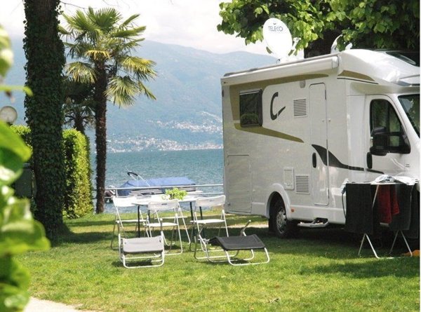 negozio in vendita a Massa