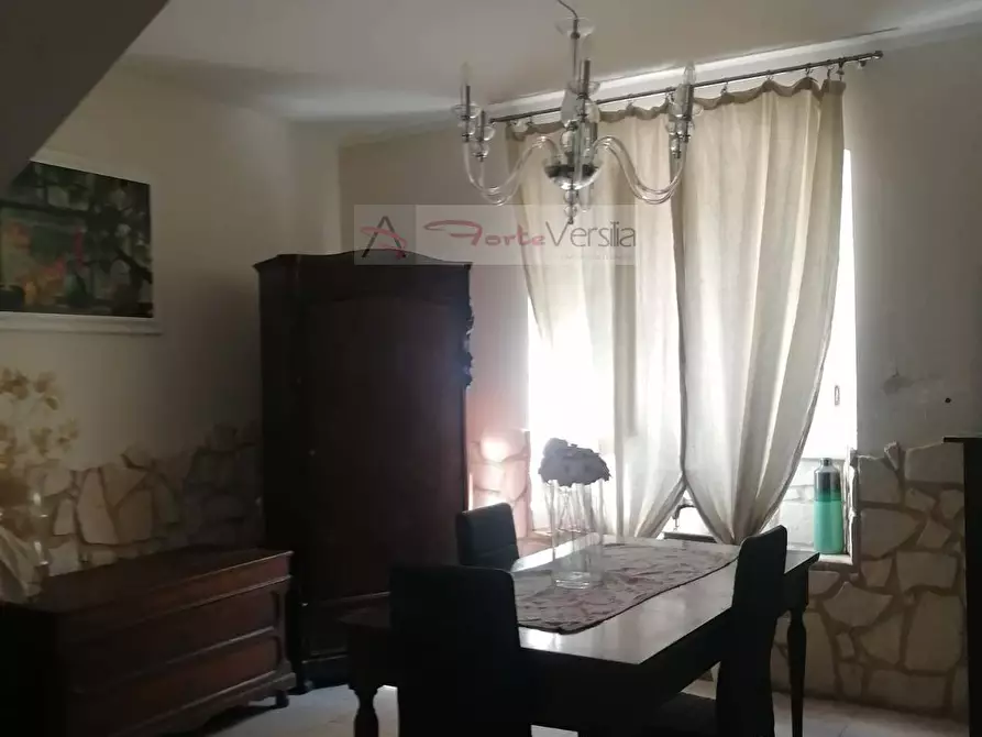 casa indipendente in vendita a Massa