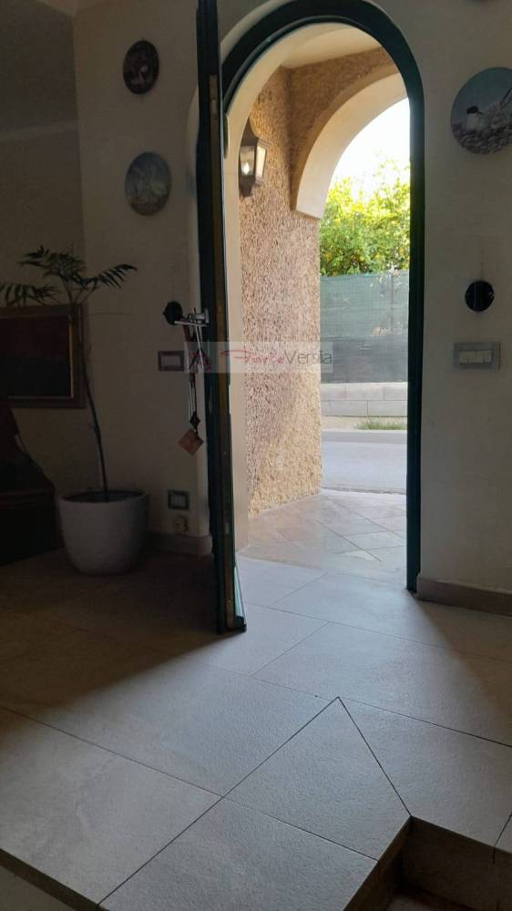 casa indipendente in vendita a Massa