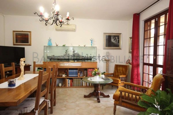appartamento in vendita a Massa in zona Quercioli