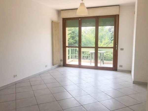 appartamento in vendita a Massa in zona Marina dei Ronchi
