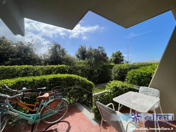 appartamento in vendita a Massa in zona Marina di Massa