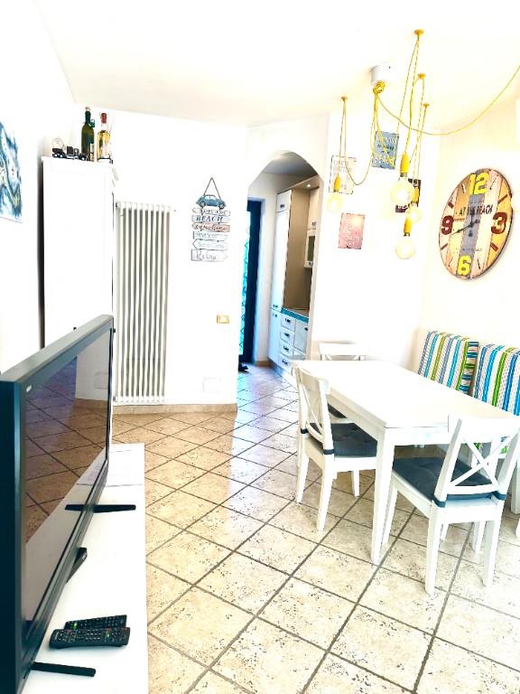 casa indipendente in vendita a Massa in zona Marina dei Ronchi