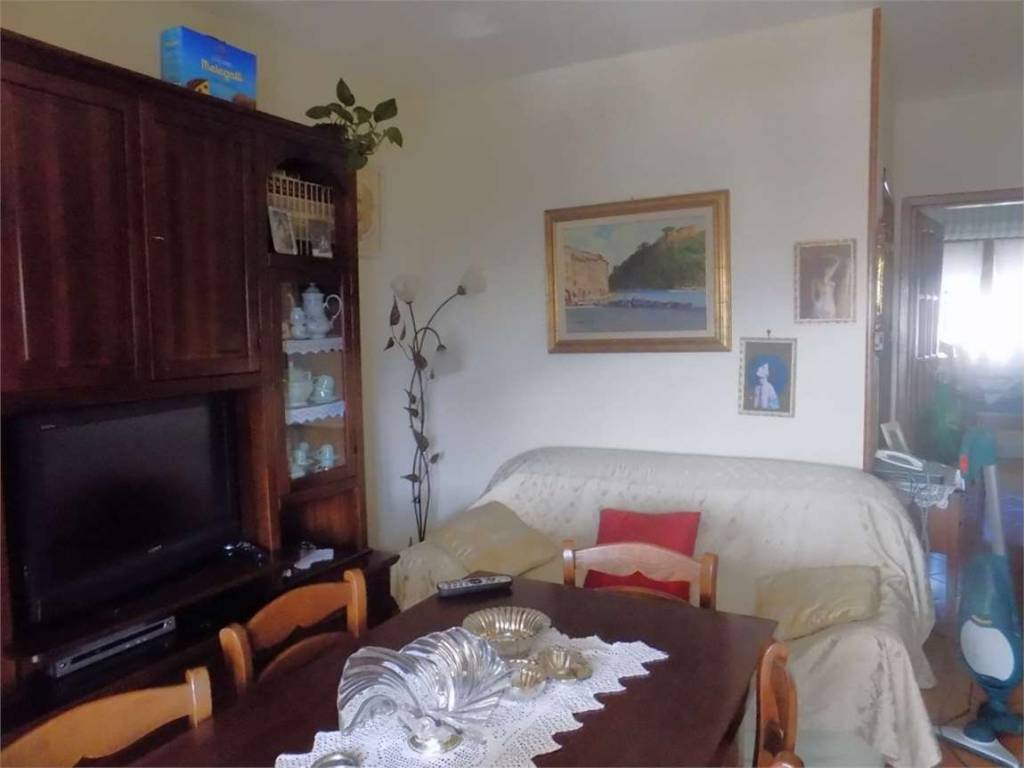appartamento in vendita a Massa in zona Romagnano
