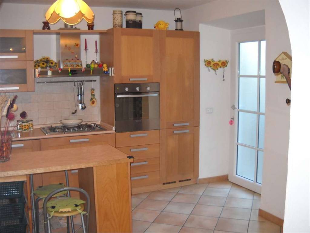 appartamento in vendita a Massa in zona Antona