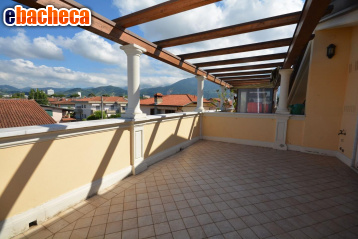 appartamento in vendita a Massa in zona Marina di Massa