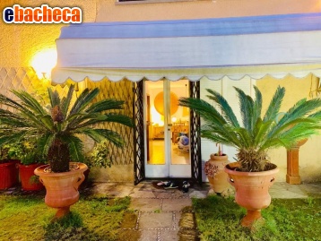 appartamento in vendita a Massa in zona Poveromo