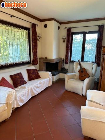 casa indipendente in vendita a Massa