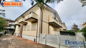 appartamento in vendita a Massa in zona Marina di Massa