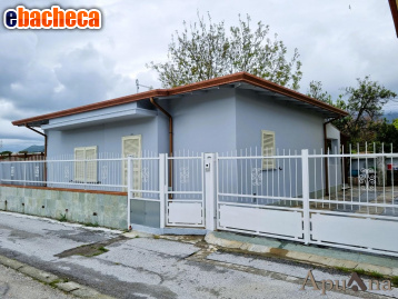 appartamento in vendita a Massa in zona Marina di Massa
