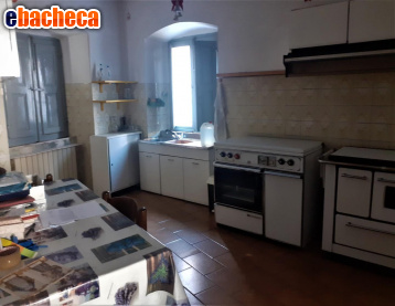 appartamento in vendita a Massa in zona Mirteto