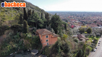 appartamento in vendita a Massa in zona Centro Storico