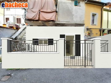 appartamento in vendita a Massa in zona Borgo del Ponte