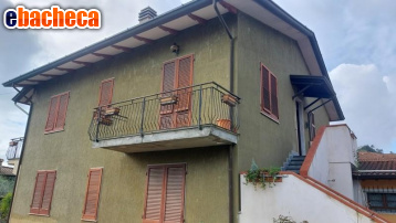 casa indipendente in vendita a Massa in zona Candia