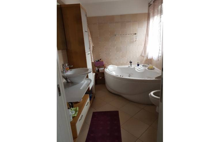 casa indipendente in vendita a Massa in zona Marina dei Ronchi
