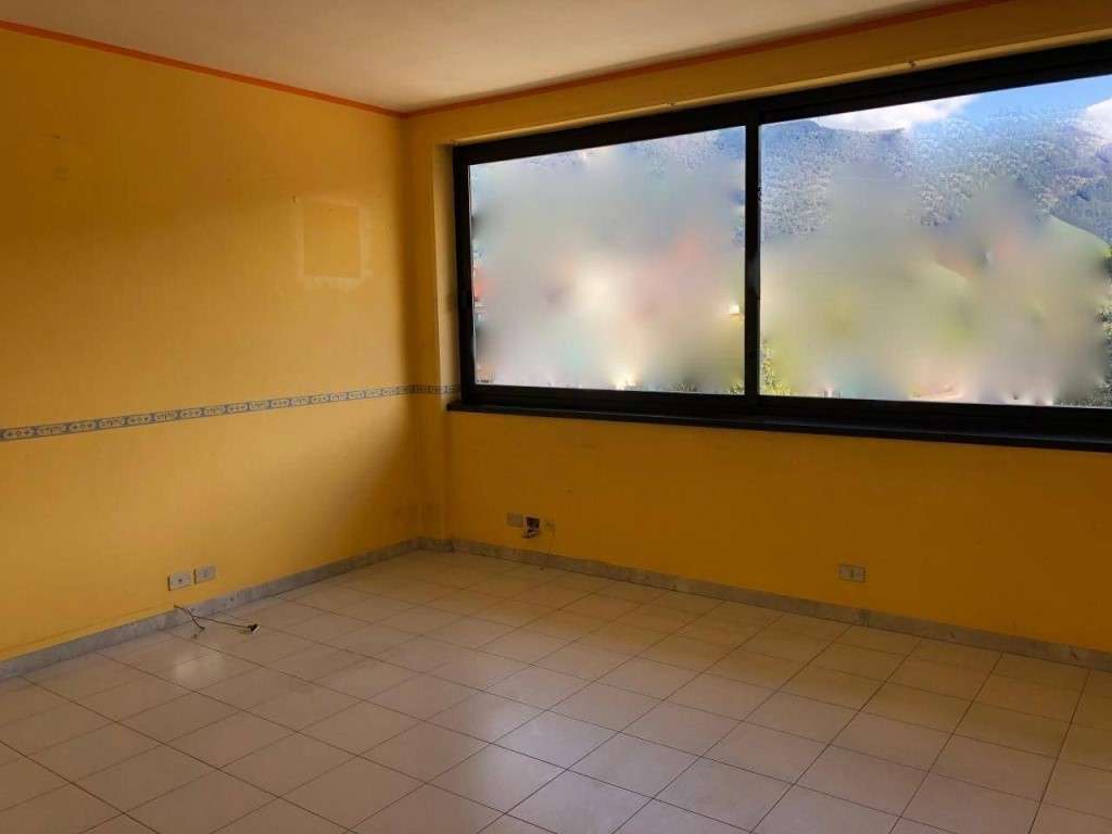 ufficio in vendita a Massa