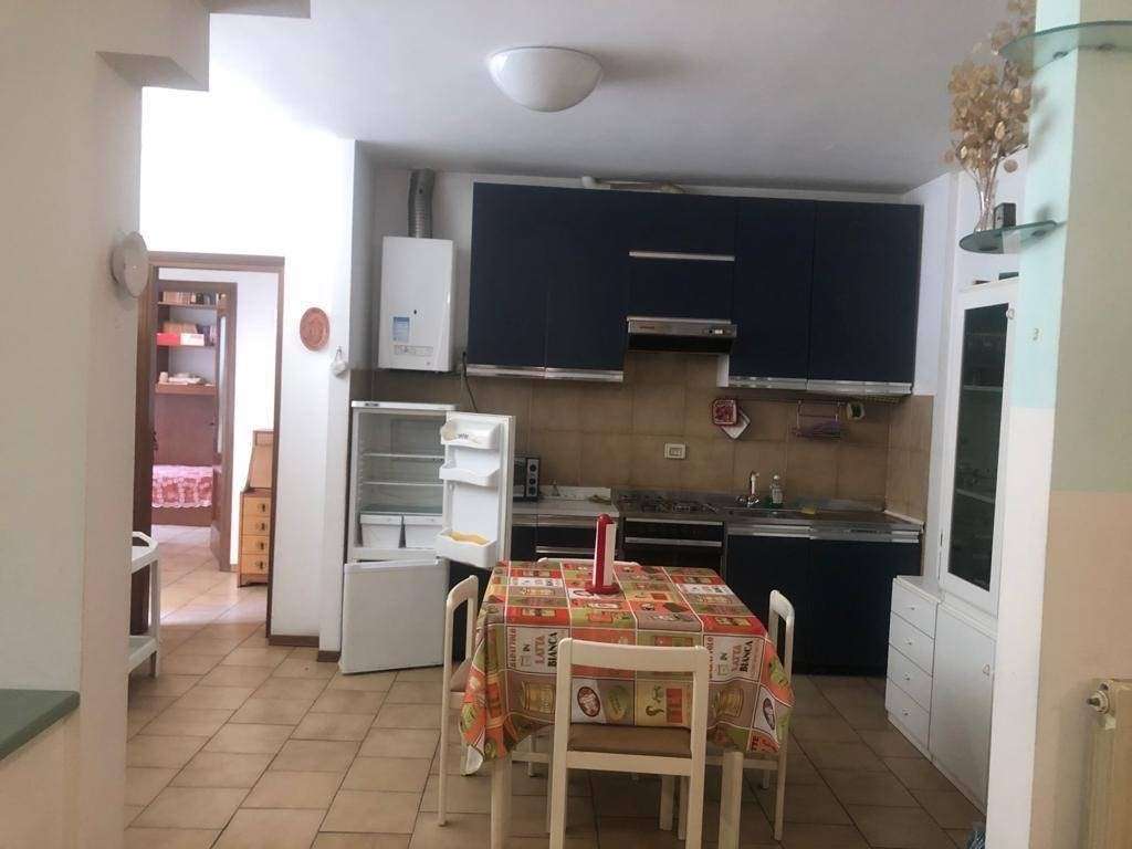 appartamento in vendita a Massa in zona Marina di Massa