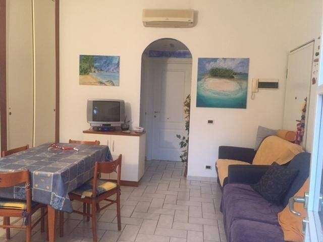 appartamento in vendita a Massa in zona Marina di Massa
