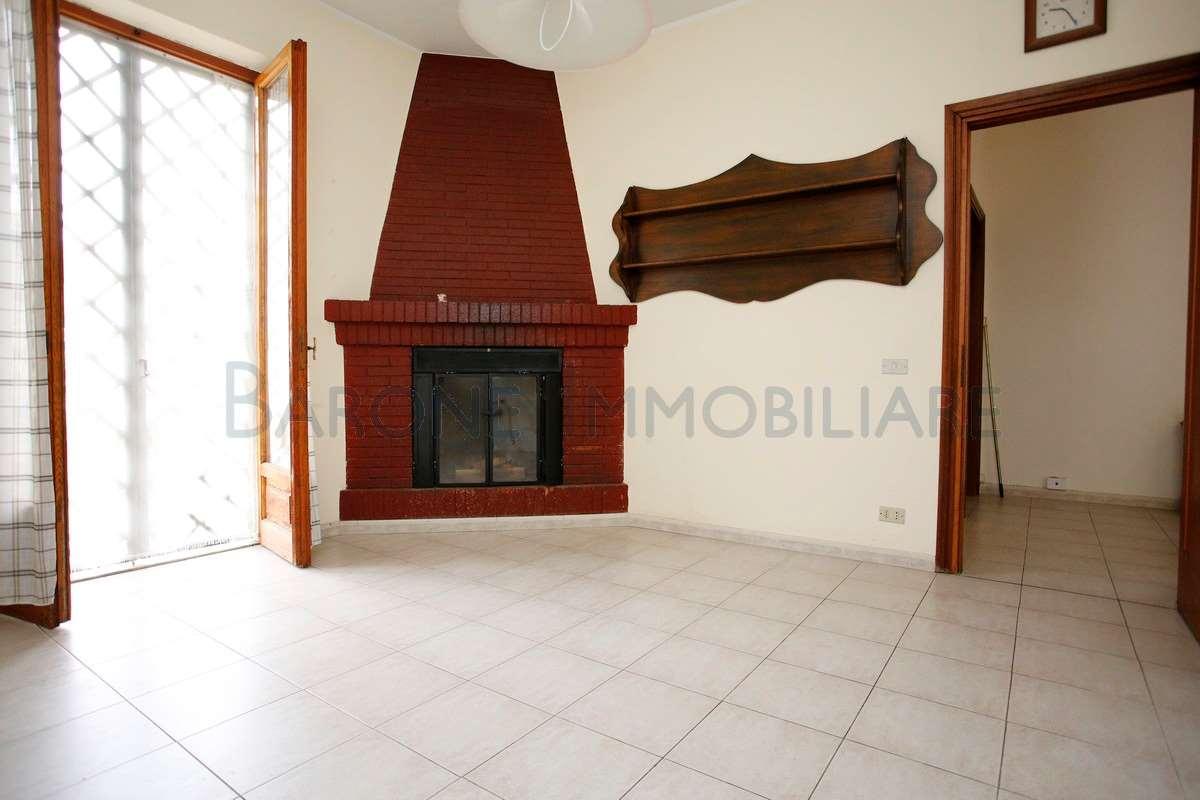 appartamento in vendita a Massa in zona Romagnano