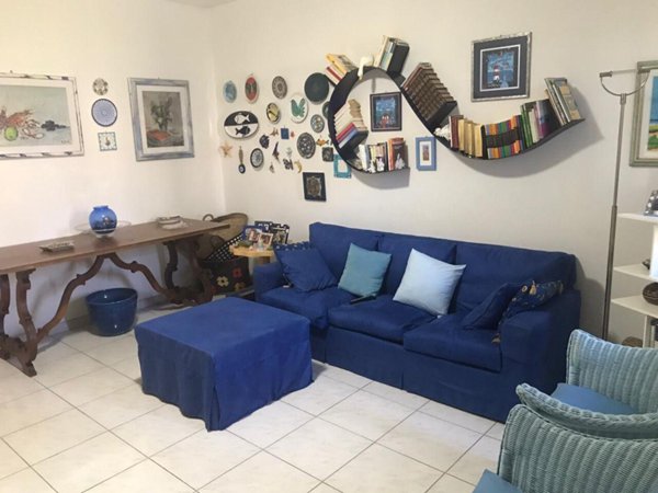 pentavano in vendita a Massa in zona Marina dei Ronchi