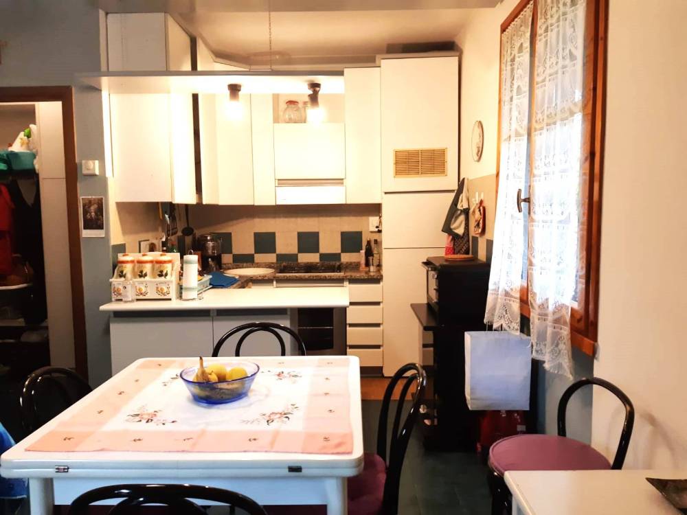 appartamento in vendita a Massa in zona Marina dei Ronchi