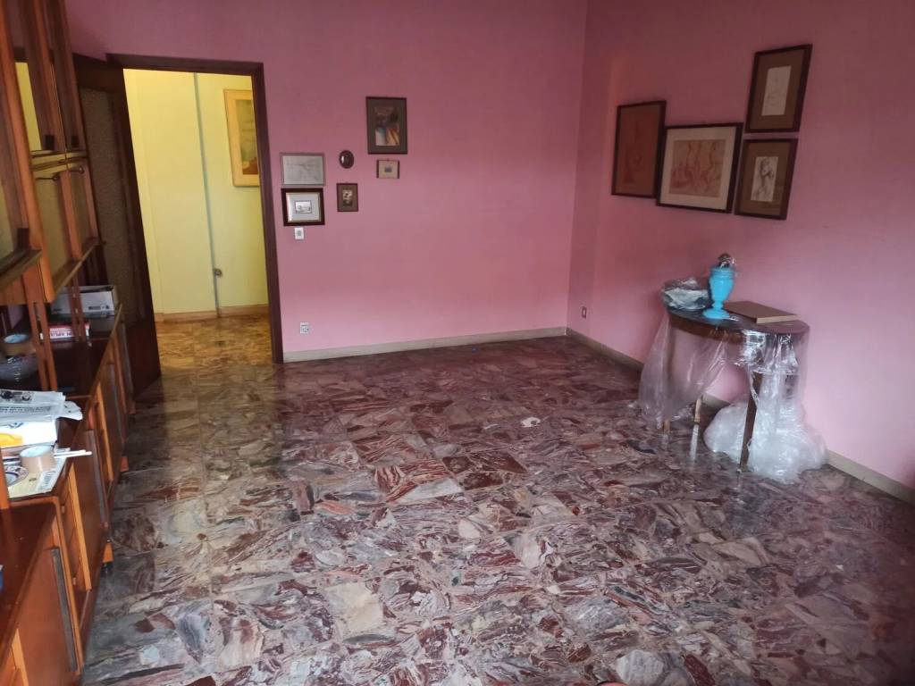 appartamento in vendita a Massa in zona Centro Storico