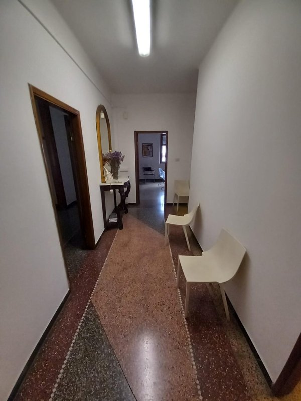 appartamento in vendita a Massa in zona Centro Storico