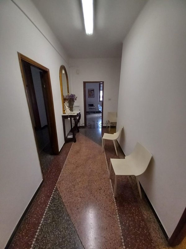 appartamento in vendita a Massa in zona Centro Storico