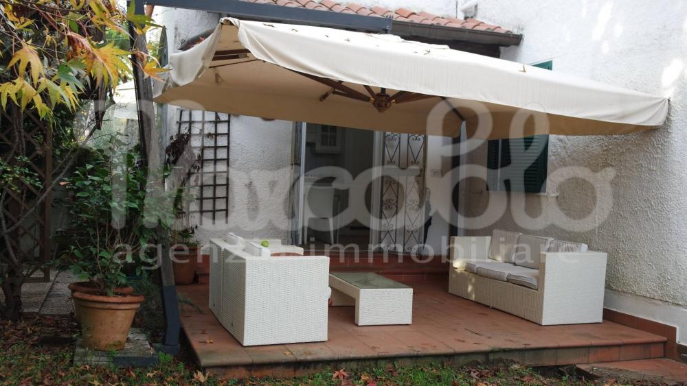 casa indipendente in vendita a Massa