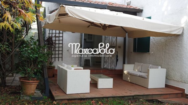 casa indipendente in vendita a Massa