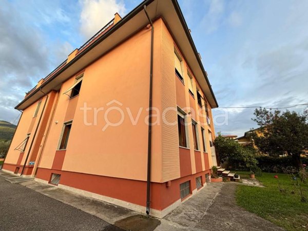 appartamento in vendita a Massa in zona Romagnano