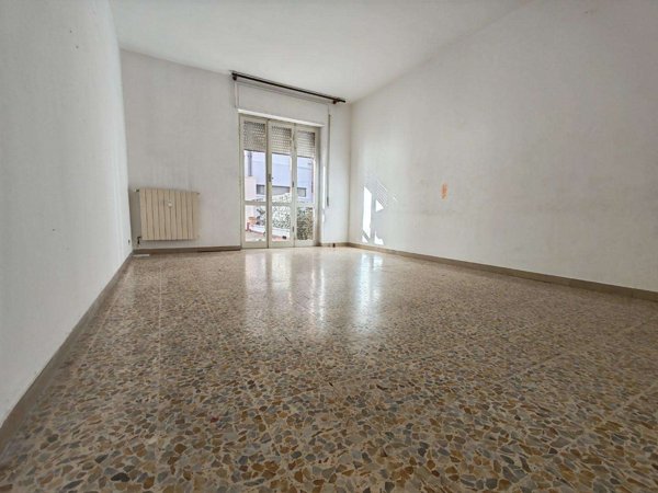 appartamento in vendita a Massa in zona Centro Storico