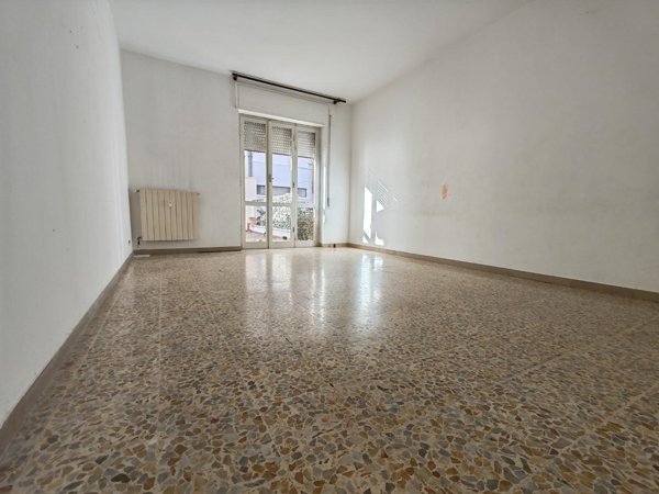 appartamento in vendita a Massa in zona Centro Storico