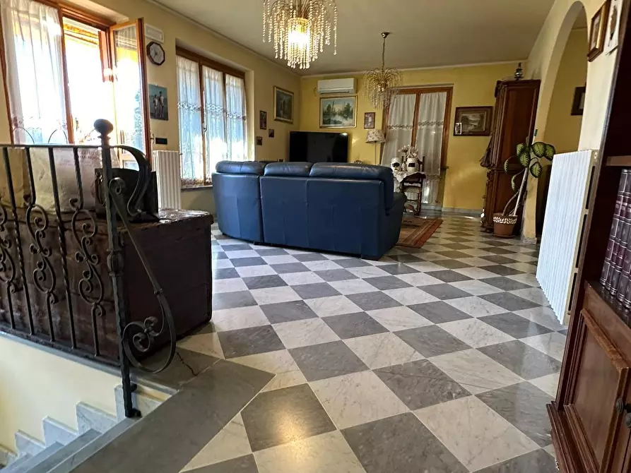 casa indipendente in vendita a Massa in zona Quercioli