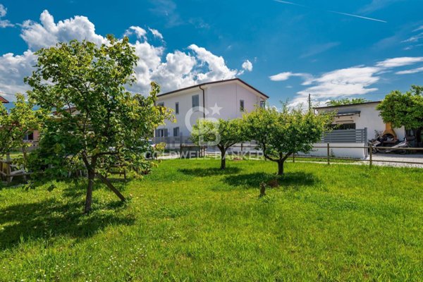 appartamento in vendita a Massa in zona Marina di Massa