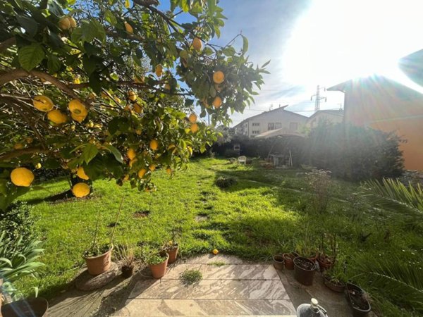 appartamento in vendita a Massa in zona Romagnano