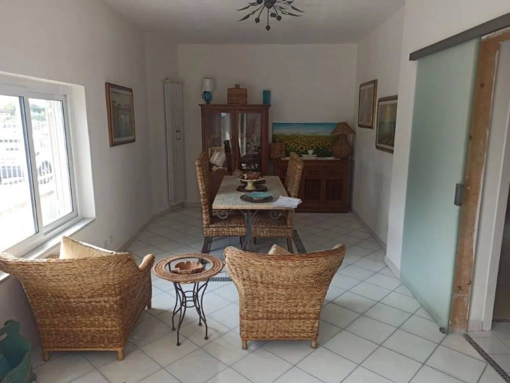 casa indipendente in vendita a Massa in zona Marina di Massa