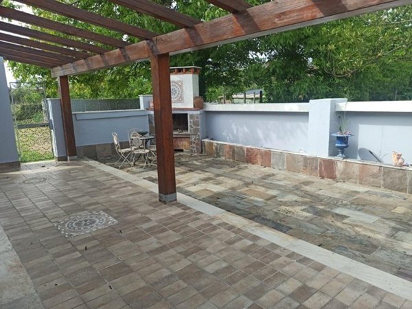 casa indipendente in vendita a Massa in zona Marina di Massa