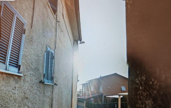 casa indipendente in vendita a Massa