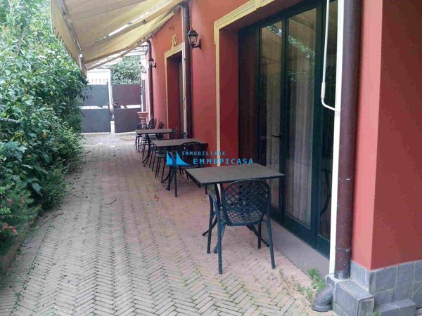 negozio in vendita a Massa