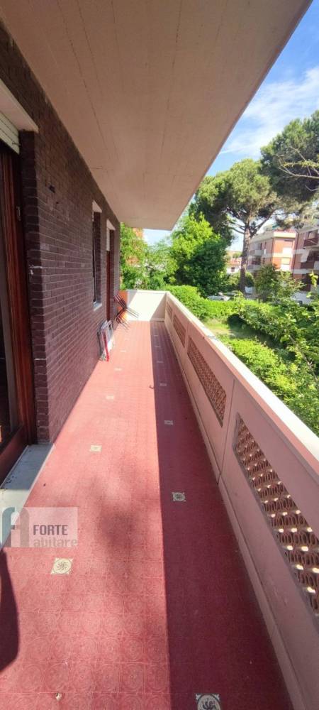 appartamento in vendita a Massa in zona Marina dei Ronchi