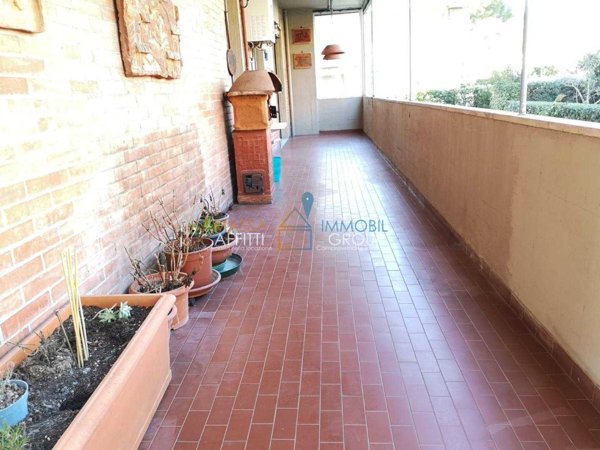 appartamento in vendita a Massa in zona Marina dei Ronchi