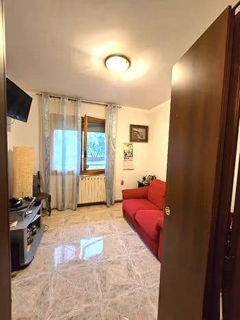 appartamento in vendita a Massa in zona Mirteto