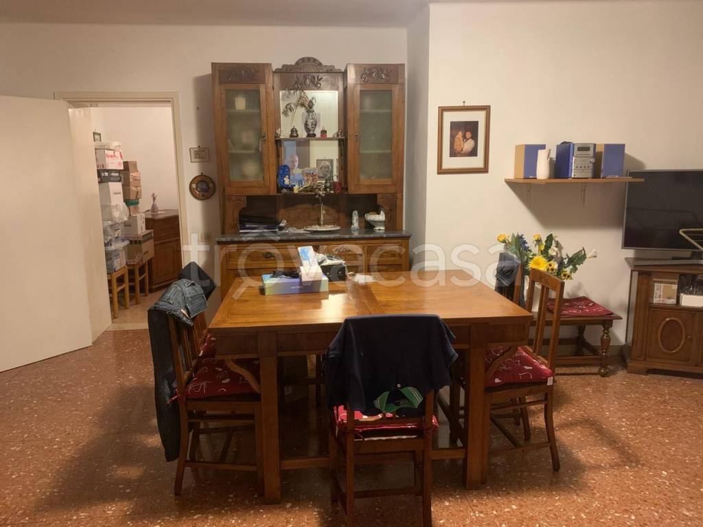 appartamento in vendita a Massa in zona Centro Storico